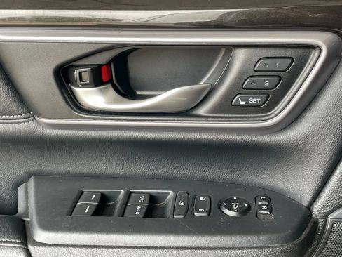 Used 2017 Honda CR-V Touring image 19