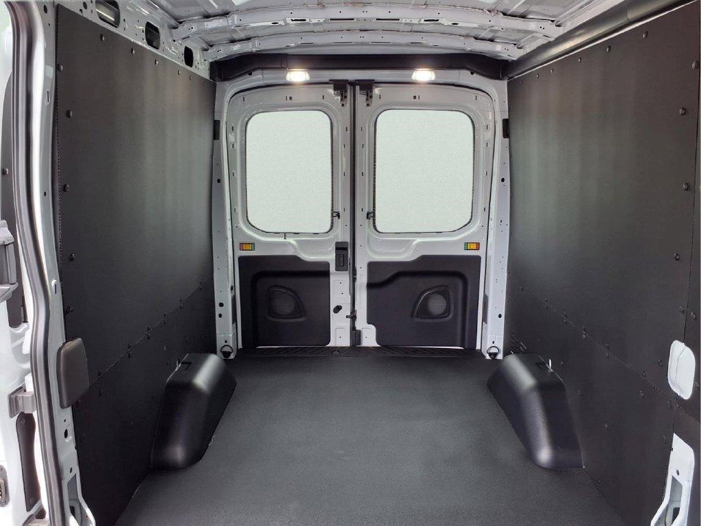 New 2026 Ford Transit 250 148 Medium Roof w/ Load Area Protection Package RWD image 20