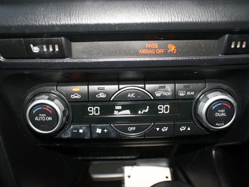 Used 2018 MAZDA MAZDA3 Touring image 15