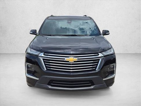 Used 2022 Chevrolet Traverse Premier FWD image 2