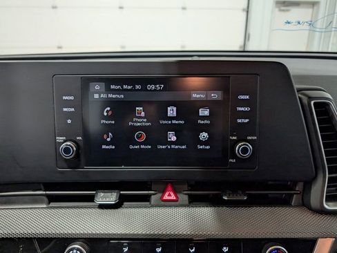 Used 2025 Kia Sportage LX image 19