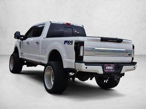 Used 2017 Ford F250 Platinum w/ Platinum Ultimate Package AWD/4WD image 6
