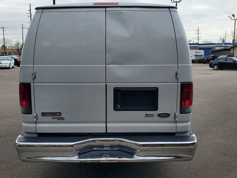 Used 2014 Ford E-150 and Econoline 150 Extended w/ Interior Upgrade Package RWD image 5