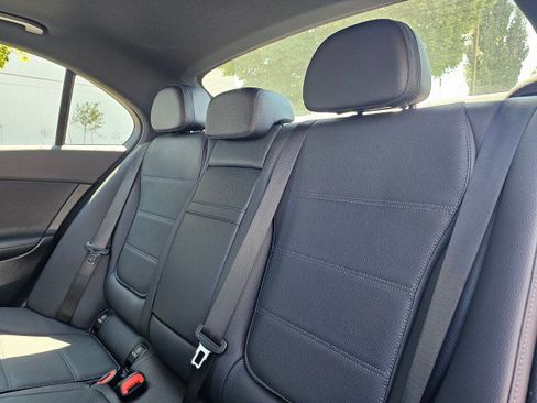 Used 2025 Mercedes-Benz C 300 4MATIC Sedan image 21