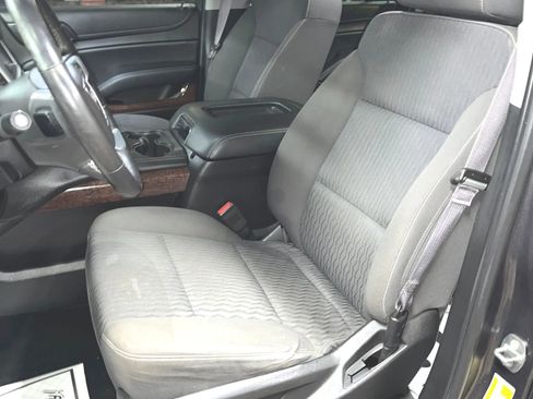 Used 2017 GMC Yukon SLE w/ SLE Value Package image 5