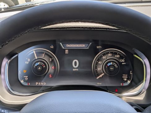 New 2026 RAM 2500 Laramie AWD/4WD image 25