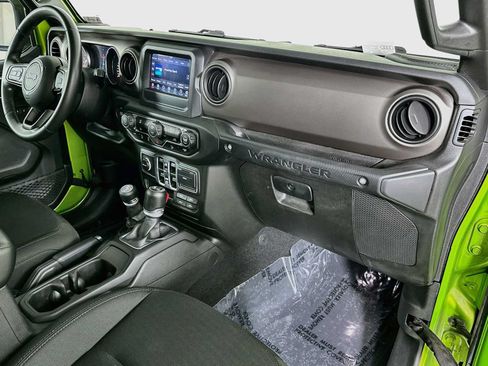Used 2018 Jeep Wrangler Unlimited Sport S AWD/4WD image 26