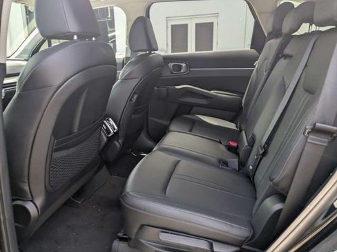 Used 2026 Kia Sorento S w/ S Panoramic Sunroof Package FWD image 13