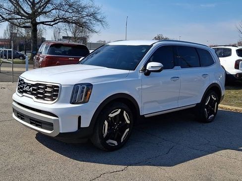 Used 2024 Kia Telluride S AWD/4WD image 3