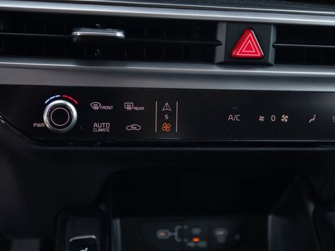 New 2026 Kia Sorento S FWD image 9