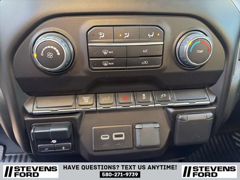 Used 2022 Chevrolet Silverado 2500 Custom w/ Custom Value Package AWD/4WD image 26
