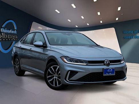 New 2026 Volkswagen Jetta SE image 3