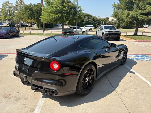 Used 2017 Ferrari F12 Berlinetta RWD image 4