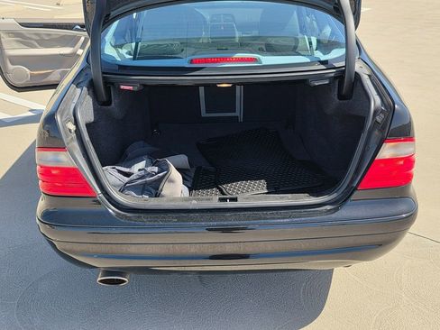 Used 2001 Mercedes-Benz CLK 430 Coupe image 31