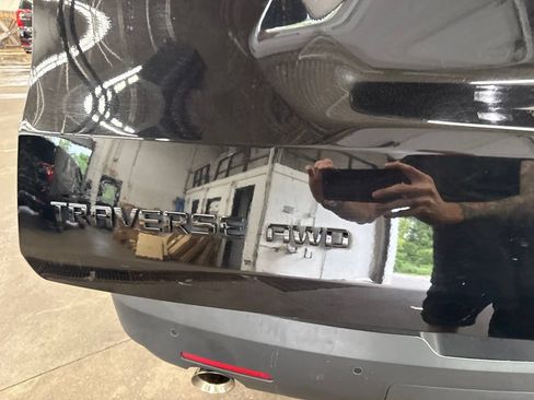 Used 2022 Chevrolet Traverse RS AWD/4WD image 16