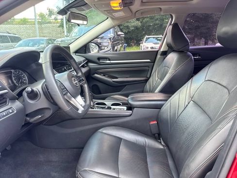 Used 2023 Nissan Altima 2.0 SR FWD image 13