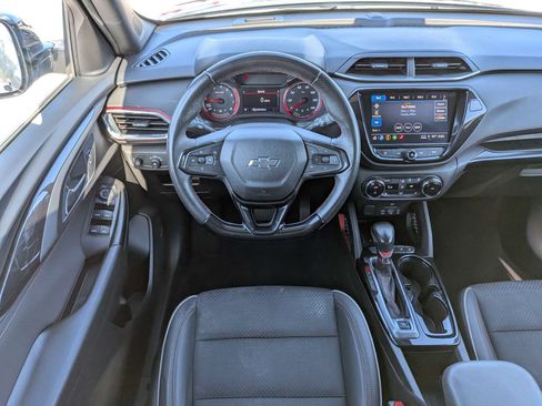 Used 2021 Chevrolet TrailBlazer RS w/ Technology Package FWD image 19