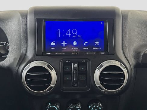 Used 2017 Jeep Wrangler Unlimited Sahara w/ Quick Order Package 24E Chief AWD/4WD image 15