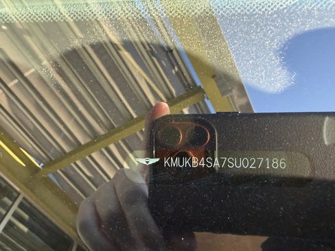 Used 2025 Genesis GV60 RWD image 43