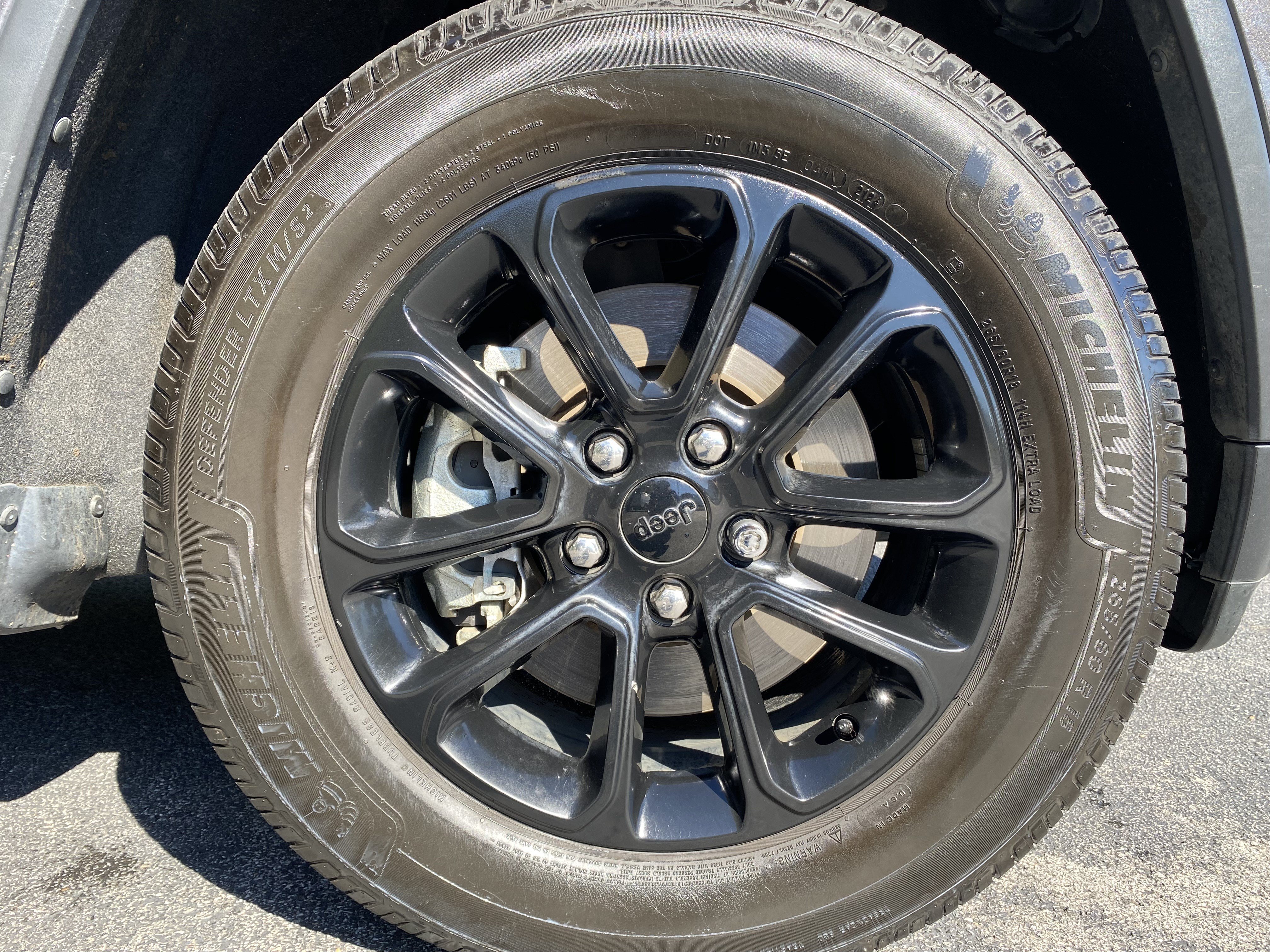 Used 2021 Jeep Grand Cherokee Laredo AWD/4WD image 41