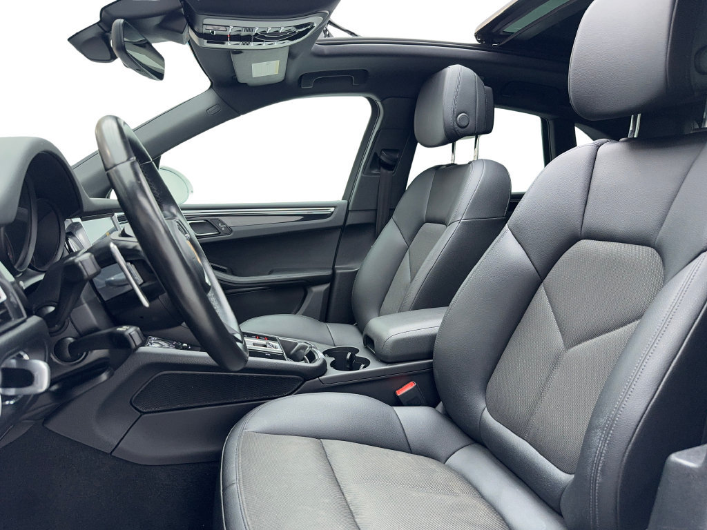 Used 2022 Porsche Macan AWD/4WD image 19