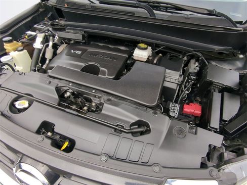 Used 2020 Nissan Pathfinder S image 30