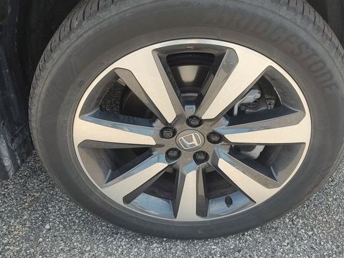 Used 2024 Honda Pilot Touring image 35