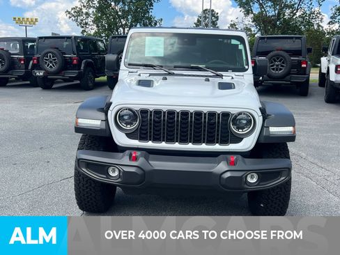 Used 2025 Jeep Wrangler Unlimited Rubicon AWD/4WD image 2