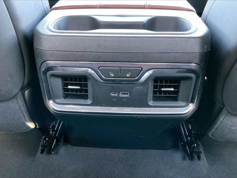 Used 2024 GMC Sierra 2500 Denali Ultimate AWD/4WD image 18
