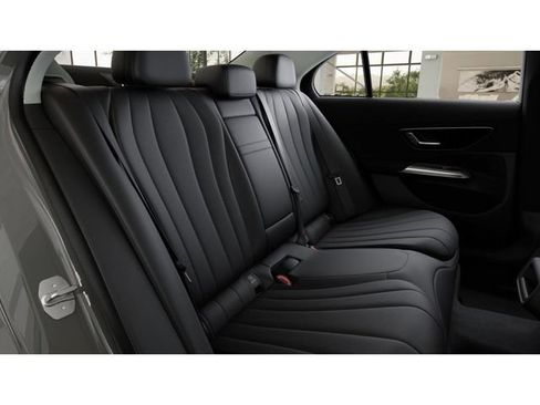 New 2026 Mercedes-Benz E 350 4MATIC Sedan image 5