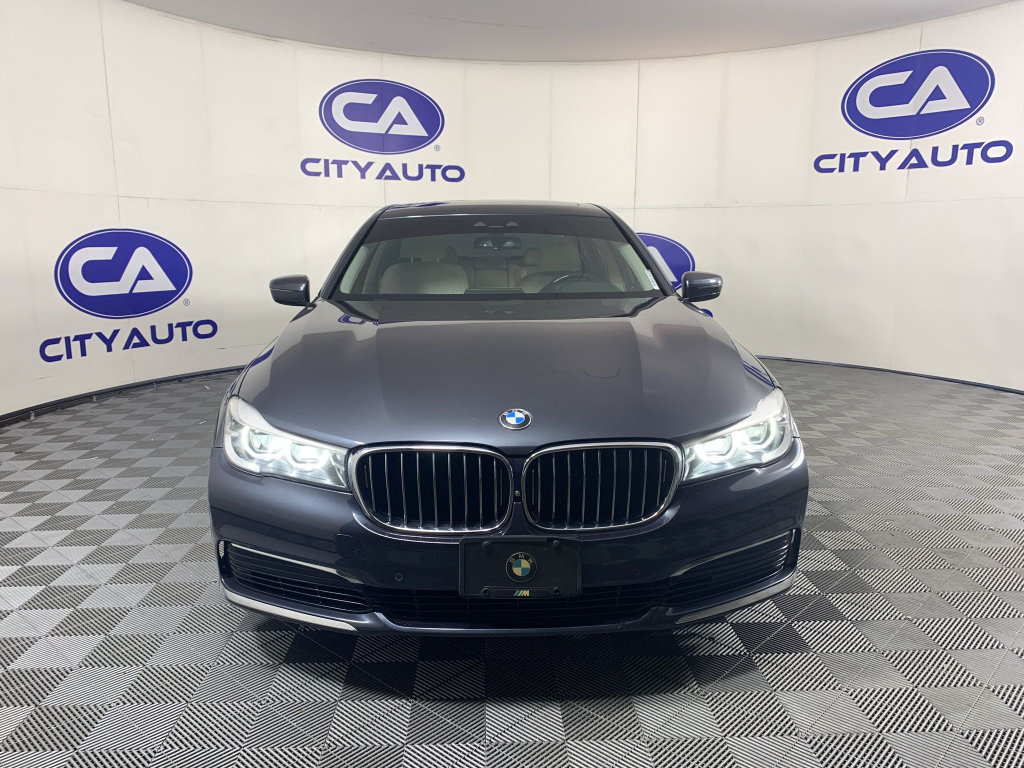 Used 2019 BMW 740i xDrive w/ Executive Package AWD/4WD image 9