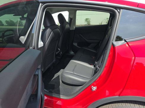 Used 2023 Tesla Model Y Long Range AWD/4WD image 5