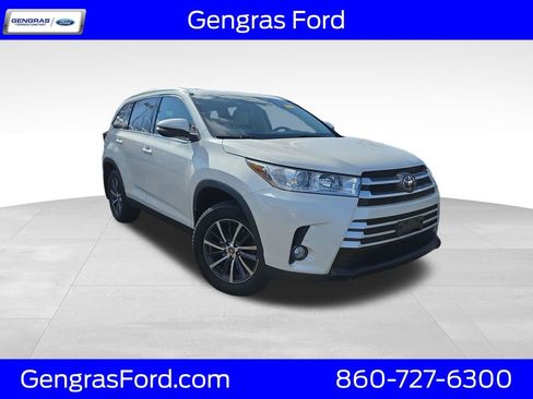 Used 2019 Toyota Highlander XLE image 1