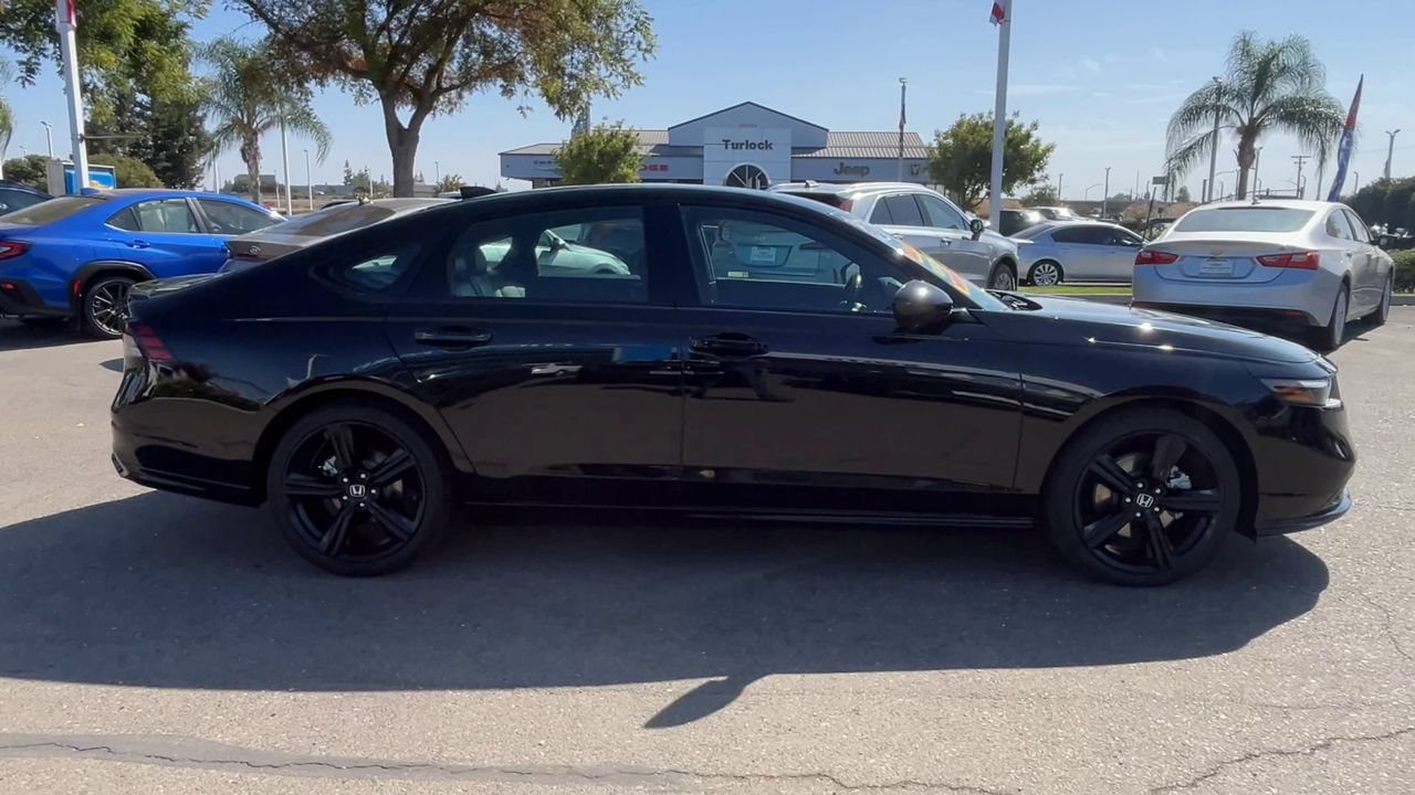 Used 2025 Honda Accord Sport image 8