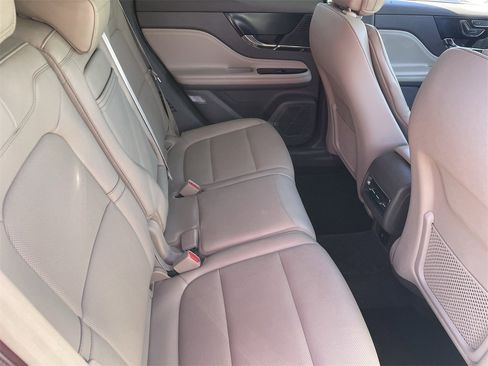 Used 2020 Lincoln Corsair Standard w/ Rear Removable Package Tray image 13