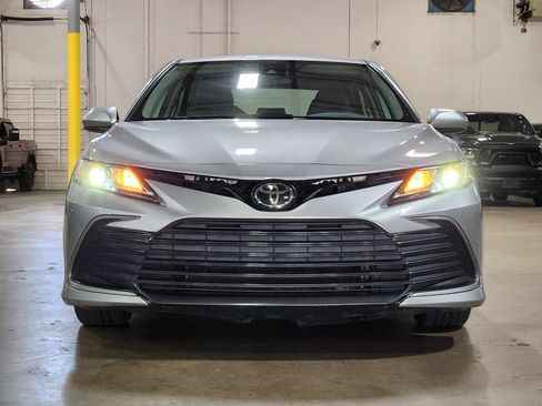 Used 2022 Toyota Camry LE FWD image 2