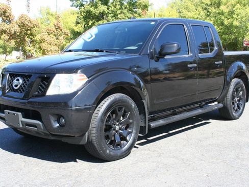 Used 2018 Nissan Frontier SV w/ Value Truck Package RWD image 9