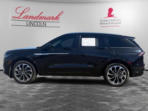 Certified 2025 Lincoln Nautilus Reserve AWD/4WD image 2
