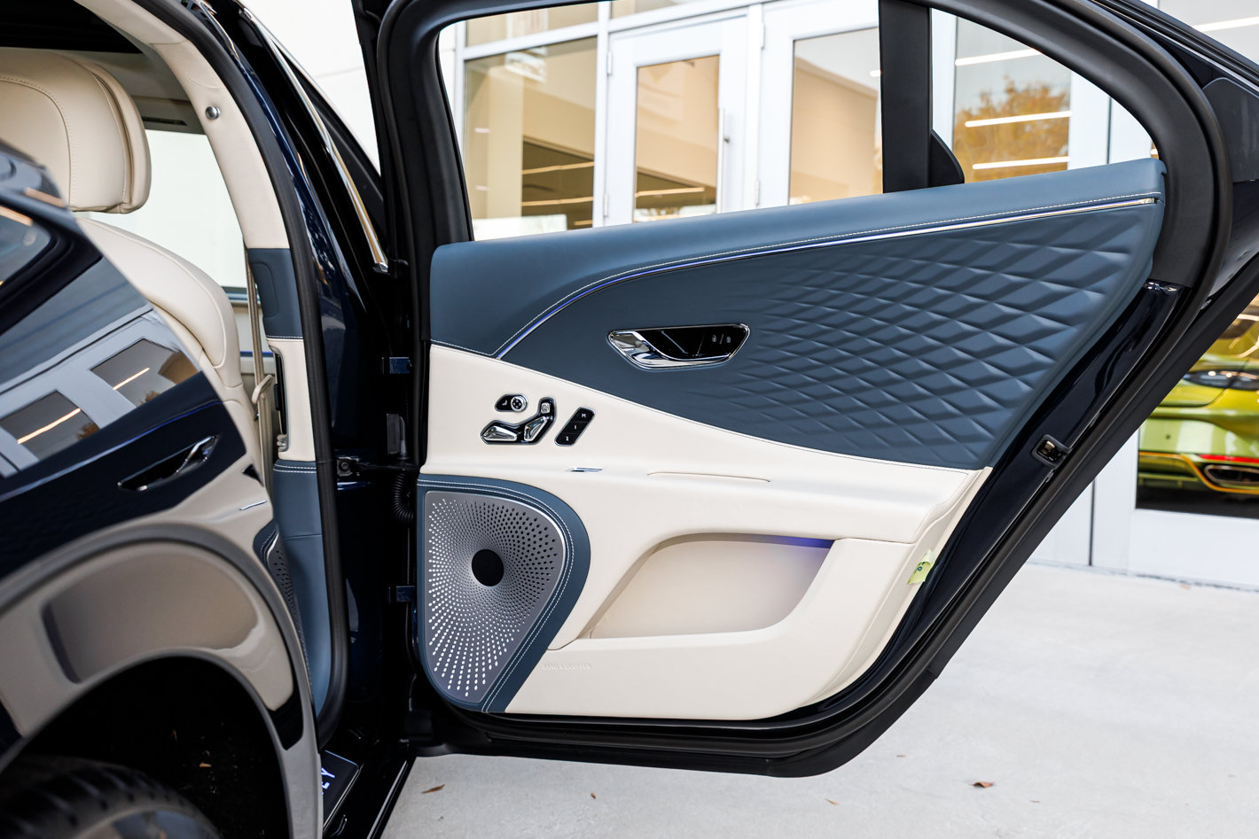 Used 2026 Bentley Flying Spur Azure AWD/4WD image 42