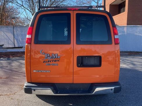 Used 2020 Chevrolet Express 2500 w/ Driver Convenience Package image 18