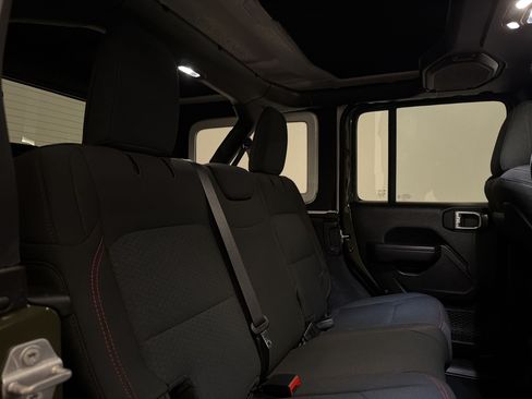 Used 2023 Jeep Wrangler Unlimited Rubicon AWD/4WD image 30