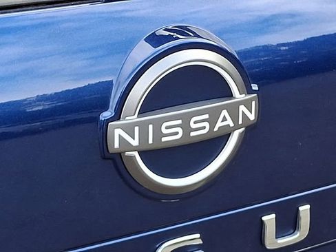 Used 2022 Nissan Rogue SV image 34