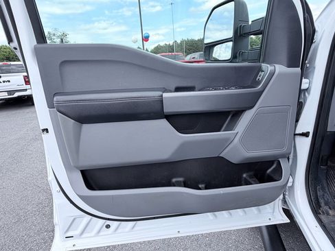 Used 2024 Ford F550 4x4 Crew Cab Super Duty w/ XLT Value Package image 29