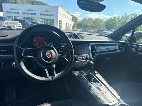 Used 2017 Porsche Macan GTS AWD/4WD image 13