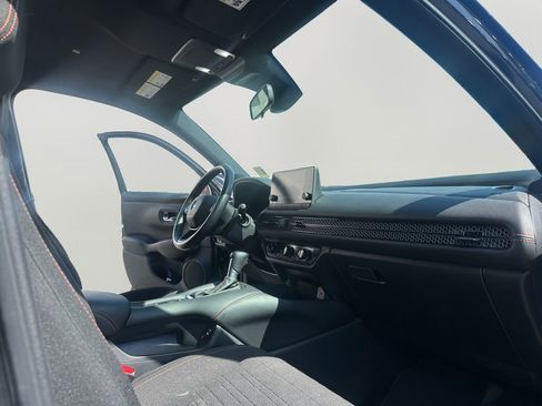 Certified 2025 Honda HR-V Sport image 11