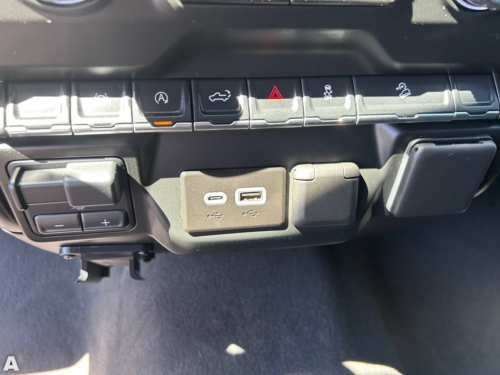 Used 2024 Chevrolet Silverado 1500 Custom Trail Boss AWD/4WD image 26