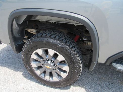 Used 2025 Chevrolet Silverado 2500 Custom w/ Custom Value Package AWD/4WD image 4
