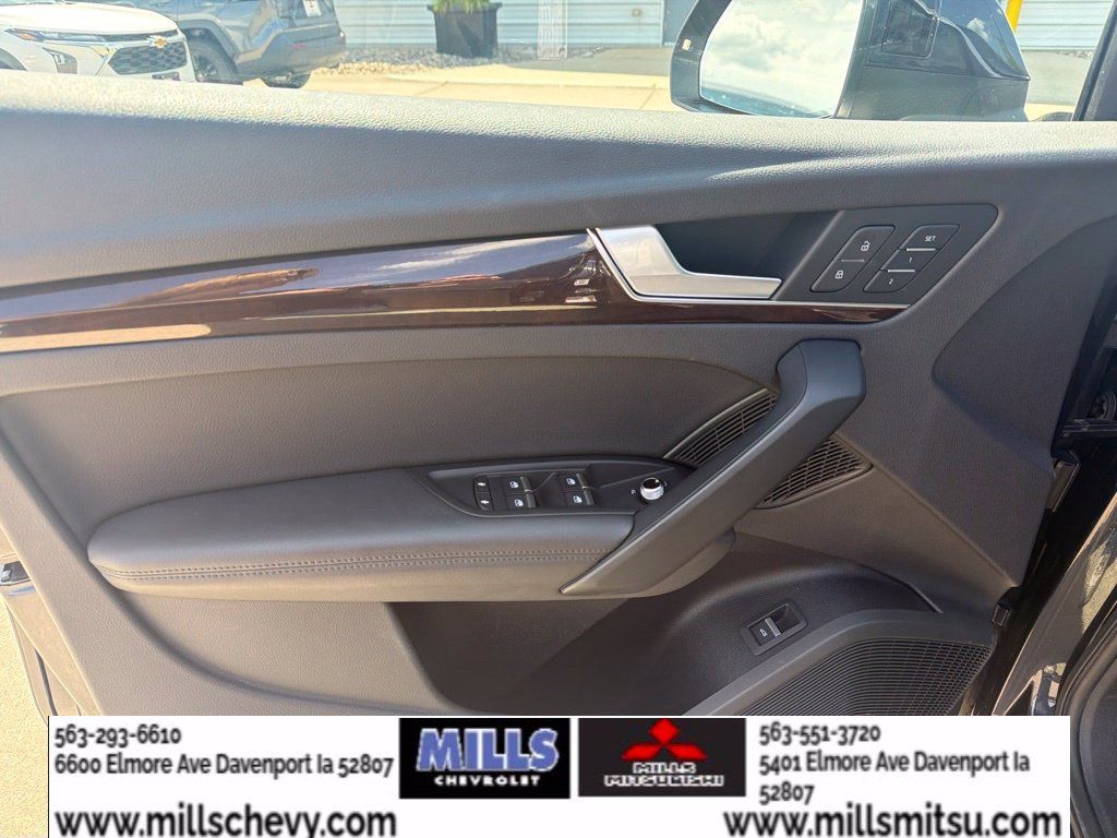 Used 2019 Audi Q5 2.0T Premium Plus w/ Premium Plus Package AWD/4WD image 12