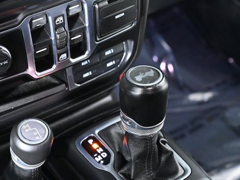 Used 2020 Jeep Wrangler Unlimited Sahara AWD/4WD image 20