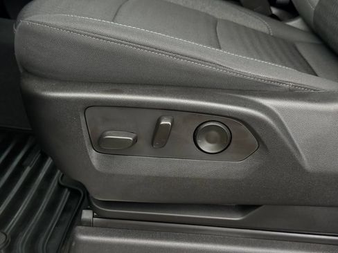 Used 2022 Chevrolet Silverado 1500 LT RWD image 9